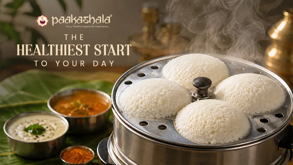 Freshly steamed idli with sambar and chutney at Paakashala
